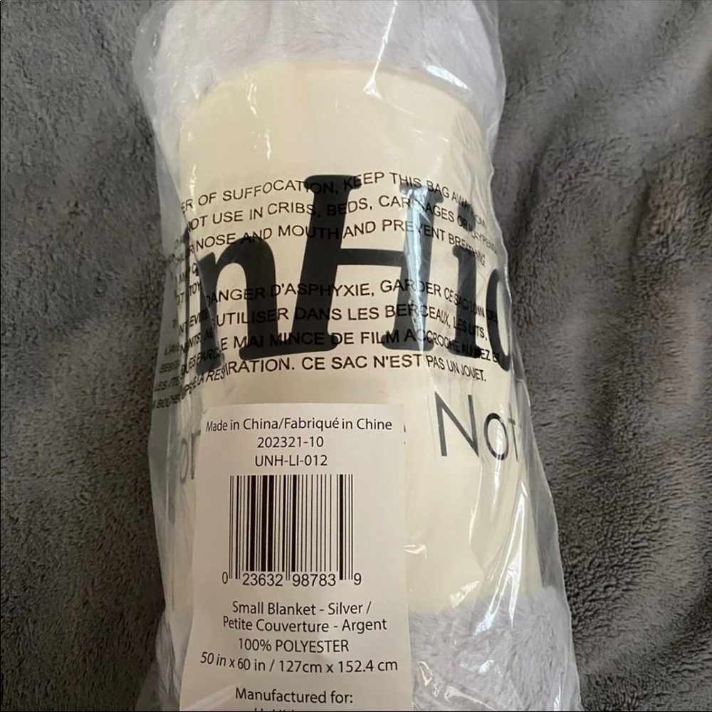 NWT Unhide Lil Marshmallow Blanket - Picture 4 of 4